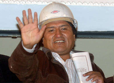 Nacionaliza Evo Morales energéticos