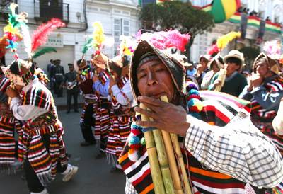 Vía para la "refundación de Bolivia"