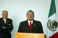 Andrés Manuel López Obrador, durante la conferencia de prensa del pasado miércoles en lo que fue su casa de campaña