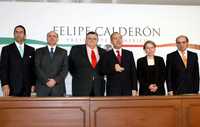 Foto: El presidente electo, Felipe Calderón, con miembros del gabinete económico