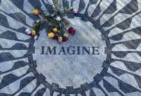 Foto: Un mosaico en memoria de John Lennon fue colocado en un sector del Central Park de Nueva York, en el 26 aniversario luctuoso del artista. Su viuda, Yoko Ono, mediante anuncios en diarios ingleses, agradeció a la gente que no lo ha olvidado
