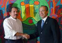 Tras arribar a Nicaragua, el presidente Felipe Calderón fue recibido por Daniel Ortega