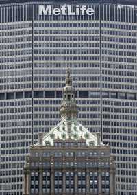 Foto: Torre del edificio de Metlife en Nueva York. La mayor aseguradora de vida de Estados Unidos informó que sus ganancias del cuarto trimestre se multiplicaron por cinco, en comparación con el mismo lapso de 2005, de manera que su utilidad neta en el periodo fue de 3 mil 830 millones de dólares