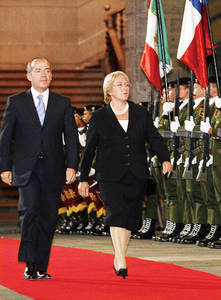 México y Chile deben alzar la voz en favor de AL: Bachelet