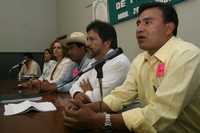 Habitantes de Soledad Atzompa, Veracruz, ofrecieron una conferencia de prensa en la Cámara de Diputados para expresar su confianza en que se castigue a los culpables de la muerte de Ernestina Ascensión