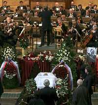 Aspecto del funeral de Mstislav Rostropovich en el consevatorio de Moscú