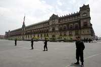 Vigilancia afuera de Palacio Nacional, en imagen de archivo