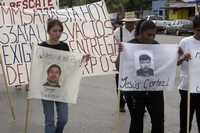 Familiares de mineros fallecidos en Pasta de Conchos, Coahuila, durante una manifestación el martes pasado para exigir la recuperación de los 63 cuerpos que siguen atrapados
