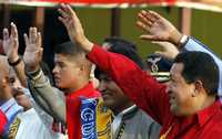 Los presidentes de Venezuela, Hugo Chávez, de Bolivia, Evo Morales, y de Nicaragua, Daniel Ortega, durante la clausura de la cumbre de la Alternativa Bolivariana para las Américas, en Barquisimeto, el pasado 29 de abril