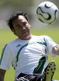Hugo Sánchez expuso ayer a los dueños de los clubes su proyecto rumbo al Mundial de 2010 y recibió su respaldo