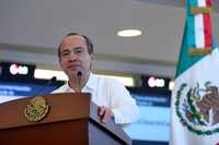 En su visita a Quintana Roo, Calderón llamó a la sociedad a enfrentar todos los retos que se le presenten al país en el corto plazo