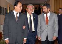 Jorge Islas, Samuel Ramírez y Juan Ramón de la Fuente, antes de la inauguración del 10 Congreso de la Academia Mexicana de Derecho Fiscal, que se realiza en la UNAM