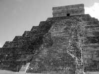 El castillo de Chichén Itzá, en la zona arqueológica maya del mismo nombre