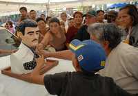 Fieles a Jesús Malverde, el santo de los narcos, acudieron a su capilla en Culiacán, Sinaloa, para conmemorar un aniversario más de su muerte, a principios de mayo