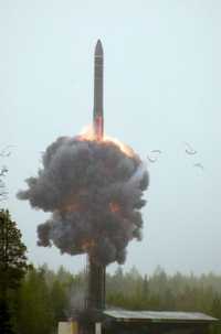 Imagen del misil intercontinental RS-24 con el que Rusia responderá al escudo antimisiles de Estados Unidos en Europa del este
