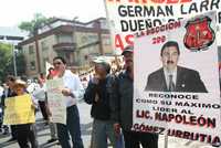 Protesta de mineros por la "campaña de difamación" contra su líder Napoleón Gómez Urrutia, el pasado 24 de mayo