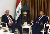 El presidente iraquí, Jalal Talabani (a la derecha), recibió ayer en Bagdad al subsecretario de Estado estadunidense, John Dimitri Negroponte
