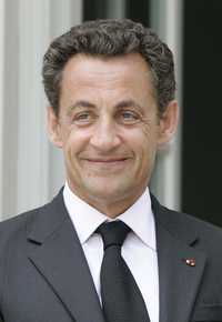 En imagen de archivo el presidente de Francia, Nicolas Sarkozy, cuya formación Unión por un Movimiento Popular ganó las parlamentarias de ayer, aunque sin alcanzar los dos tercios de las diputaciones como pronosticaban las encuestas