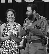 En imagen del 25 de agosto de 1975, Vilma Espín, al lado de Fidel Castro