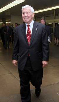 Richard Lugar, republicano integrante del Comité de Relaciones Exteriores del Senado estadunidense, ayer en el Capitolio luego de un discurso en el que cuestionó la política militar en Irak