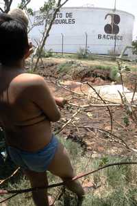 Area de juego cerca de la zona donde Bachoco arroja "sin control" los desperdicios del rastro de Celaya