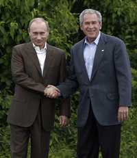Encuentro de los presidentes Vladimir Putin y George W. Bush, ayer en Kennebunkport, Maine