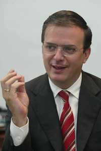 El jefe de Gobierno del Distrito Federal, Marcelo Ebrard, afirmó que mal haría en prestarse al juego de la derecha panista