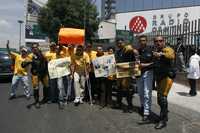 Manifestación de trabajadores de Monitor frente a Grupo Radio Centro