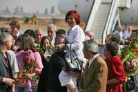 Kristiana Valcheva, una de las cinco enfermeras liberadas en Libia, fue recibida por familiares y amigos en el aeropuerto de Sofía