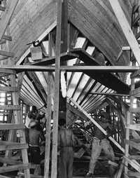 Construcción de un barco en el astillero de Matanzas