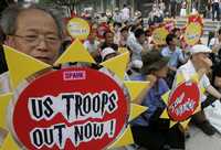 En Seúl, decenas de habitantes se manifestaron en favor de la liberación de los plagiados y de la retirada de tropas sudcoreanas de Afganistán