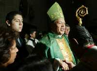 El cardenal Norberto Rivera reforzó con vallas y personal de resguardo la Catedral, para evitar a la prensa