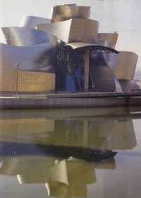 Reflejo del Guggenheim bilbaíno sobre el río Nervión