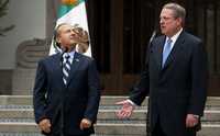 El presidente Felipe Calderón y el ex vicepresidente de Estados Unidos Al Gore, al término de su encuentro en Los Pinos, donde hablaron sobre el cambio climático