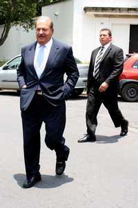 El empresario Carlos Slim, a su llegada a la embajada de Argentina