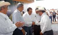 El gobernador Lázaro Cárdenas Batel y el secretario de Agricultura, Alberto Cárdenas Jiménez, presidieron el acto agrario Entrega de Recursos a Productores de Maíz y Frijol