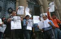 Protesta contra la jefa delegacional de Miguel Hidalgo, Gabriela Cuevas, mientras comparecía ante diputados a la Asamblea Legislativa