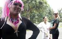 Ayer se llevó a cabo el segundo Festival de la Diversidad Sexual en los pedregales de Coyoacán. Al fondo, Jesusa Rodríguez y Liliana Felipe