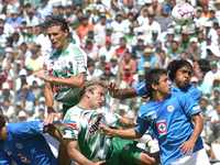 La defensa del Cruz Azul tuvo problemas para contener el avance de los delanteros del Santos Laguna