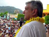 Andrés Manuel López Obrador durante su gira por Chiapas