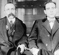 Bartolomeo Vanzetti y Nicola Sacco, inmigrantes italianos residentes en Estados Unidos, fueron ejecutados en Massachusetts el 23 de agosto de 1927 acusados de anarquistas