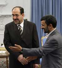 Maliki con Mahmud Ahmadinejad, durante la visita del iraquí al gobernante iraní