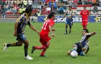 La perseverancia del diablo Vicente Sánchez dio frutos y, aunque le fue anulado un gol legítimo, contribuyó con su equipo para lograr el triunfo en La Bombonera