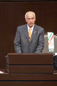 El senador Dante Delgado en la tribuna de San Lázaro, al plantear la postura de Convergencia