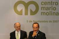 Mario Molina y el presidente Felipe Calderón en la apertura del centro de estudios sobre energía