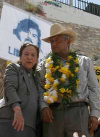Rosario Ibarra de Piedra acompañó en su recorrido a Andrés Manuel López Obrador