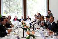 El presidente Felipe Calderón Hinojosa durante la reunión que sostuvo ayer con un grupo de diputados panistas