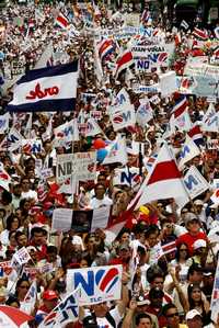 Una semana antes del referendo en Costa Rica sobre el Acuerdo de Libre Comercio para Centroamérica, los opositores a éste realizaron en San José una de las concentraciones más grandes en la historia reciente del país
