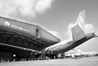 Boeing comercial 777 de Aeroméxico en el hangar de mantenimiento del Aeropuerto Internacional de la Ciudad de México