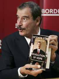 Fox sigue intentando vender su libro por Estados Unidos. Ayer visitó Washington